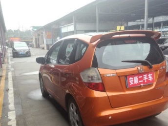 深圳牌精品車 2008款本田飛度1.5L自動(dòng)炫酷運(yùn)動(dòng)版，首付僅1.5萬(wàn)起